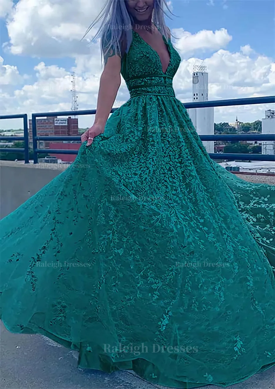 A-line V Neck Sleeveless Long/Floor-Length Lace Tulle Prom Dress With Beading Sequins