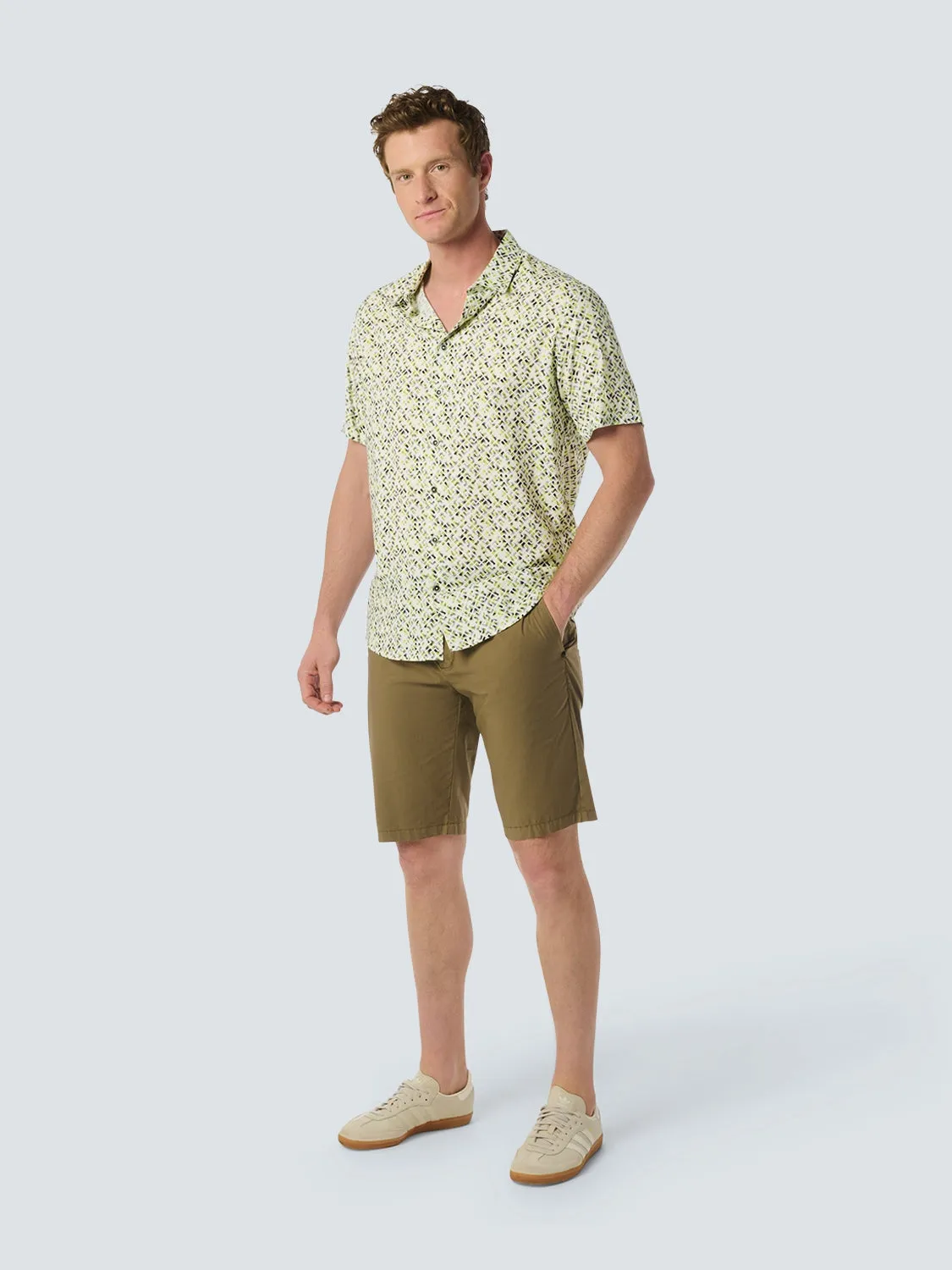 Short Sleeve Shirt with Graphic Pattern for Summery Looks | Lime